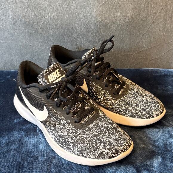 Nike Flex Contact Running Shoes Women's 8 Black White Lightweight Workout Gym - Picture 1 of 12